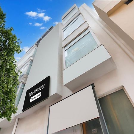 Super Townhouse Chhatarpur Near Metro Park Нью-Делі Екстер'єр фото
