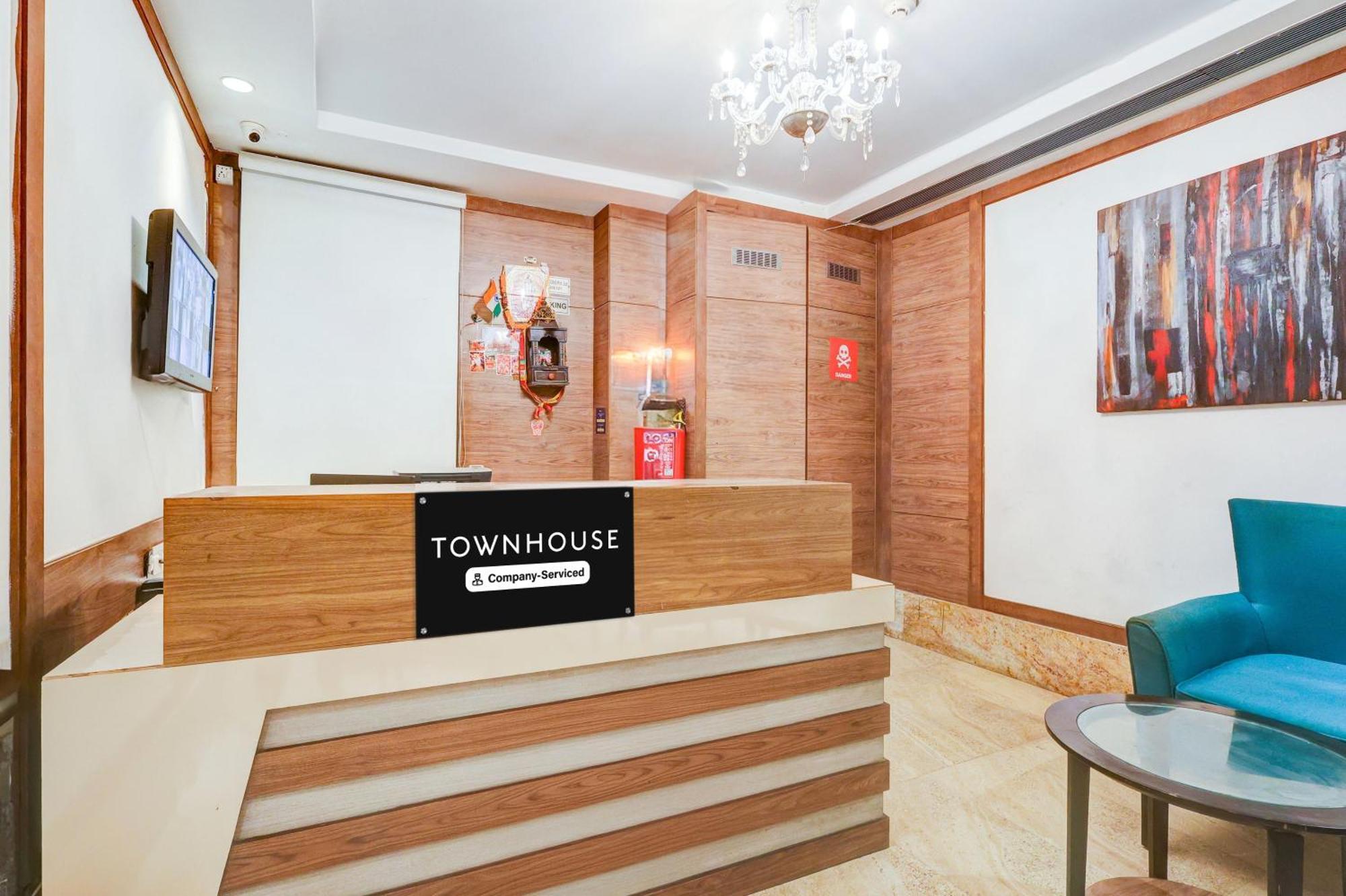 Super Townhouse Chhatarpur Near Metro Park Нью-Делі Екстер'єр фото