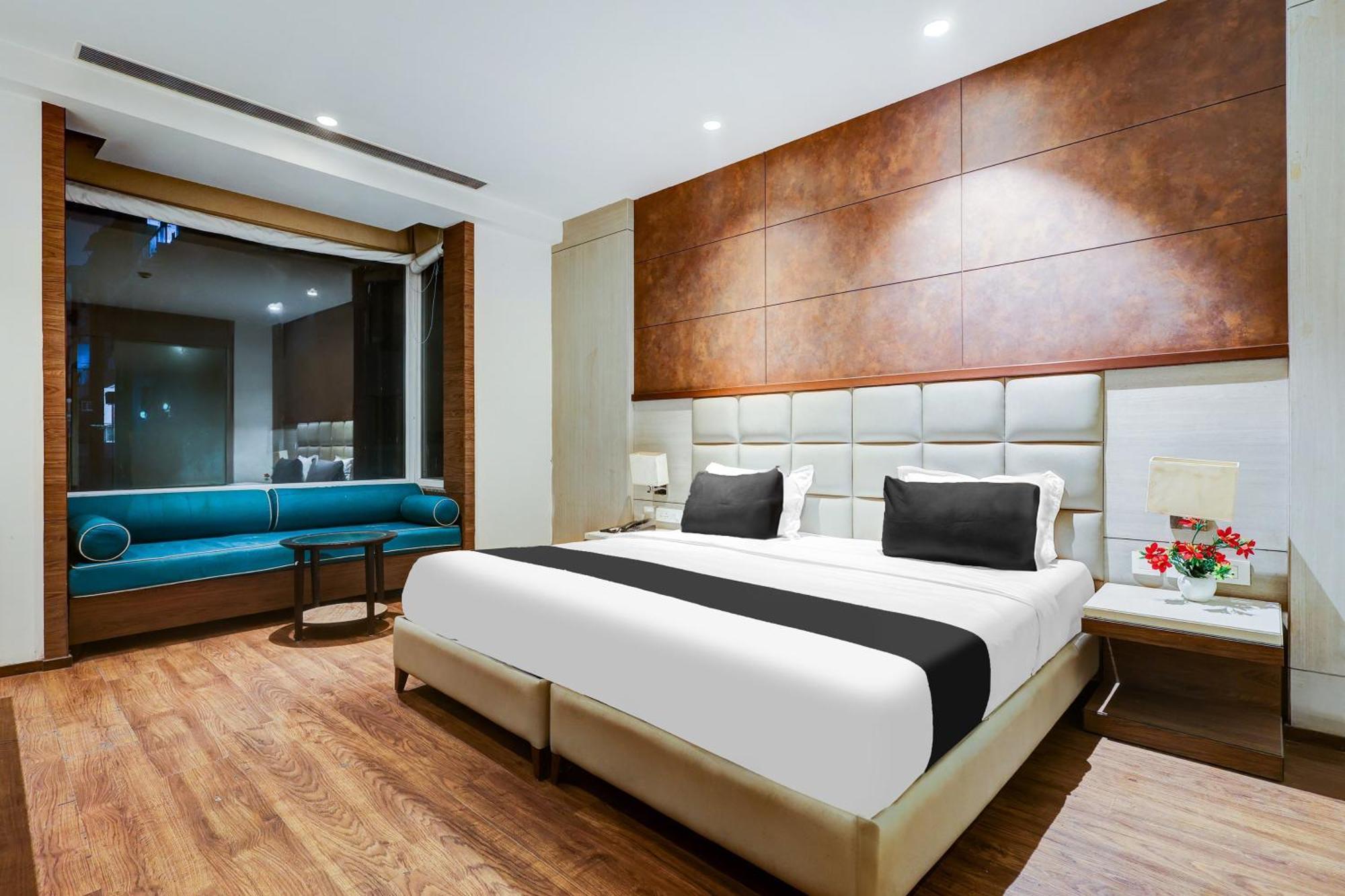 Super Townhouse Chhatarpur Near Metro Park Нью-Делі Екстер'єр фото